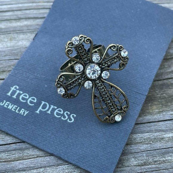 Free Press Ring Fashion Women Ring Gold Tone ring vintage crystal Size 7 - Picture 8 of 9